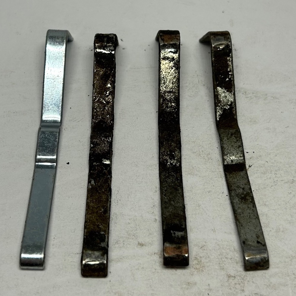 Lawn-Boy Fuel Tank Clip Part 609830 Metal Gas Tank Retainers Lot Of 4 OEM